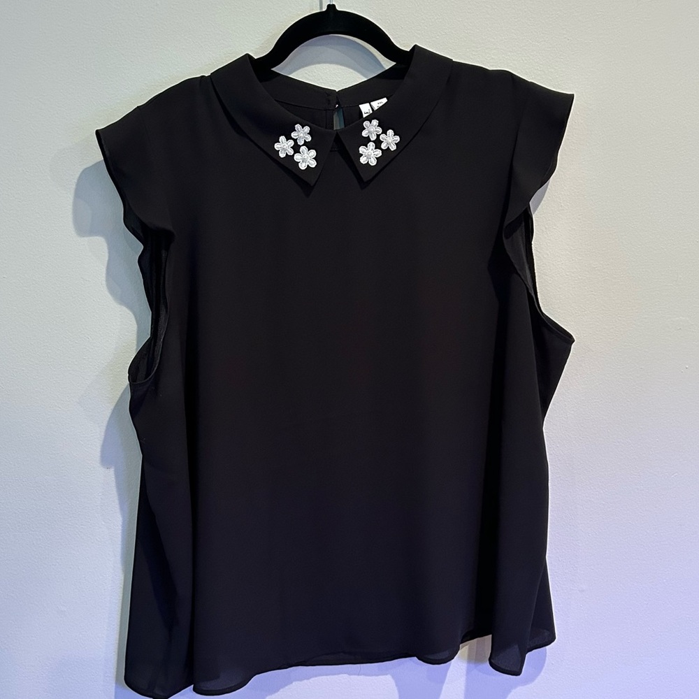 Elle black semi-sheer floral detail collar flutter sleeve XL